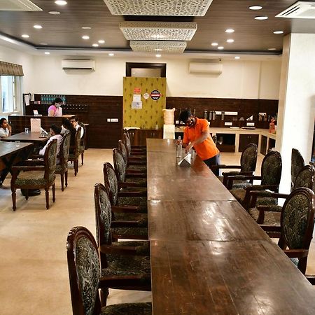 Hotel The Orion Jaipur Bagian luar foto