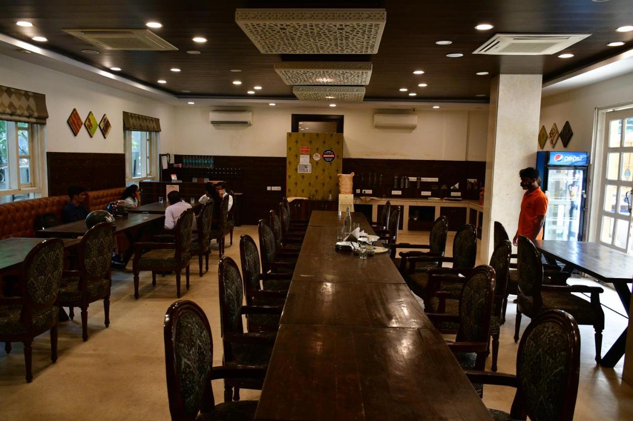 Hotel The Orion Jaipur Bagian luar foto