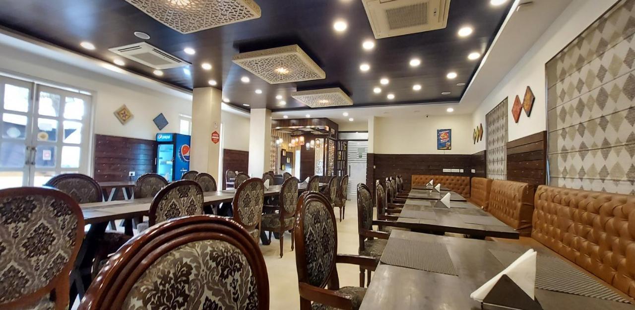 Hotel The Orion Jaipur Bagian luar foto