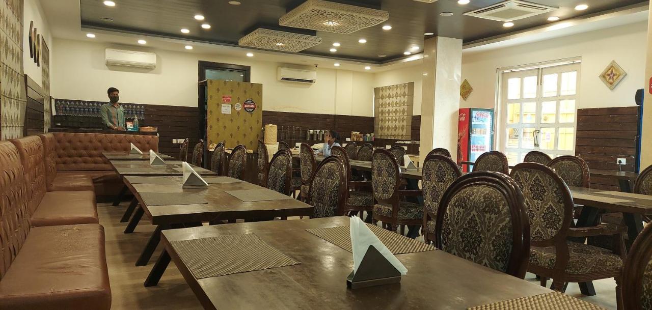 Hotel The Orion Jaipur Bagian luar foto