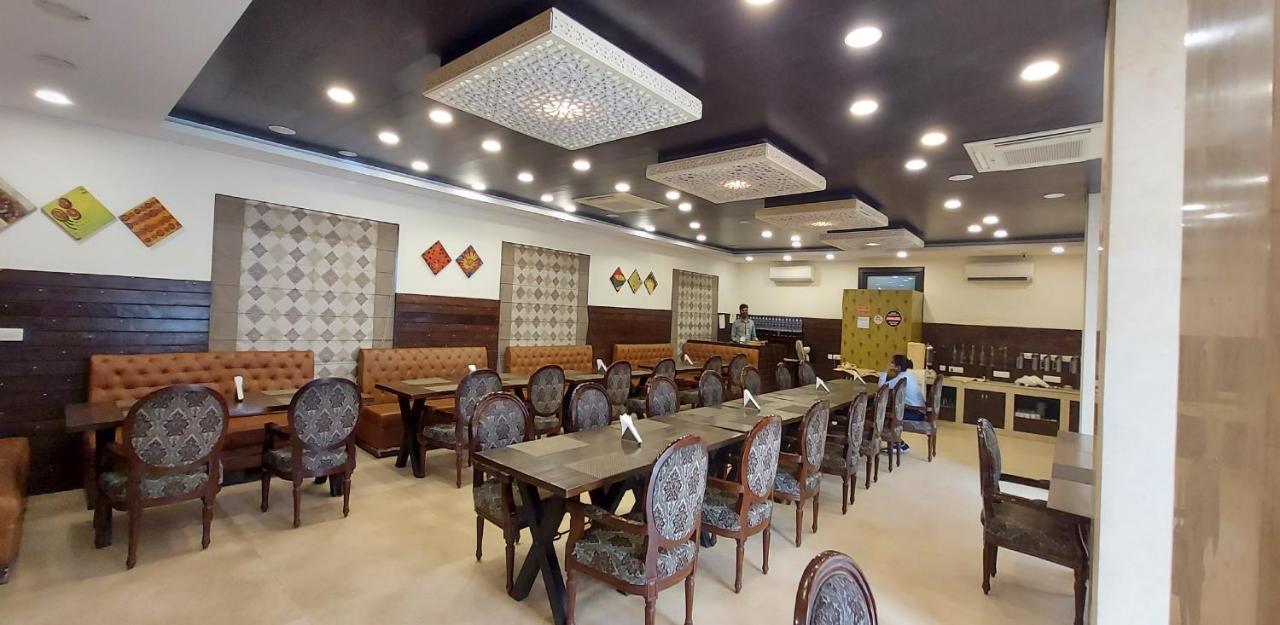 Hotel The Orion Jaipur Bagian luar foto